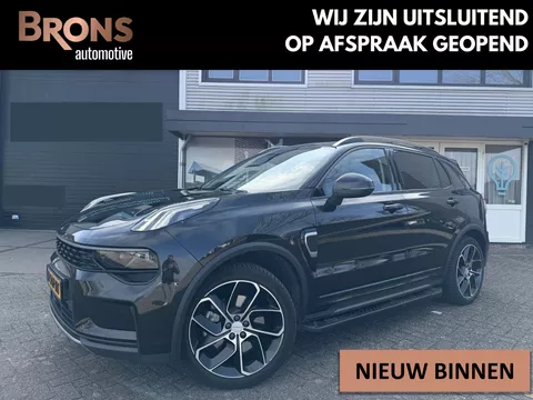 Lynk &amp; Co 01 1.5 zwart l sidebar l camera