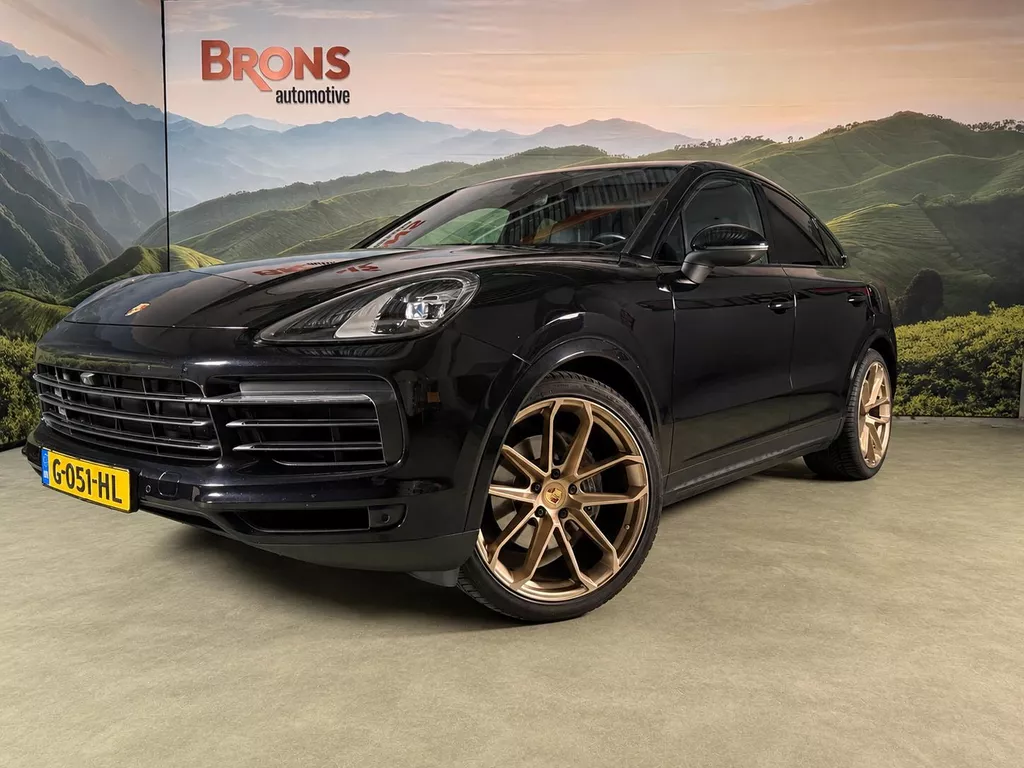 Porsche Cayenne Coup&eacute; 3.0 E-Hybrid luchtvering l trekhaak l Pano l