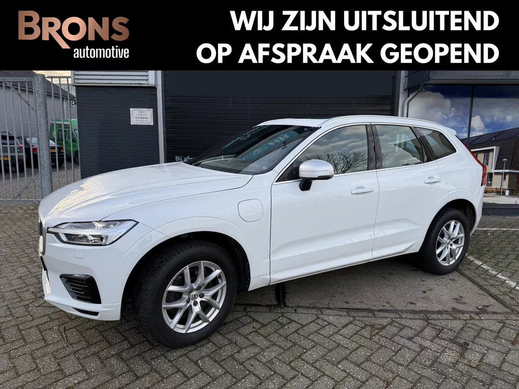 Volvo XC60 2.0 T8 Twin Engine AWD R-Design B&amp;W l luchtvering l Pano